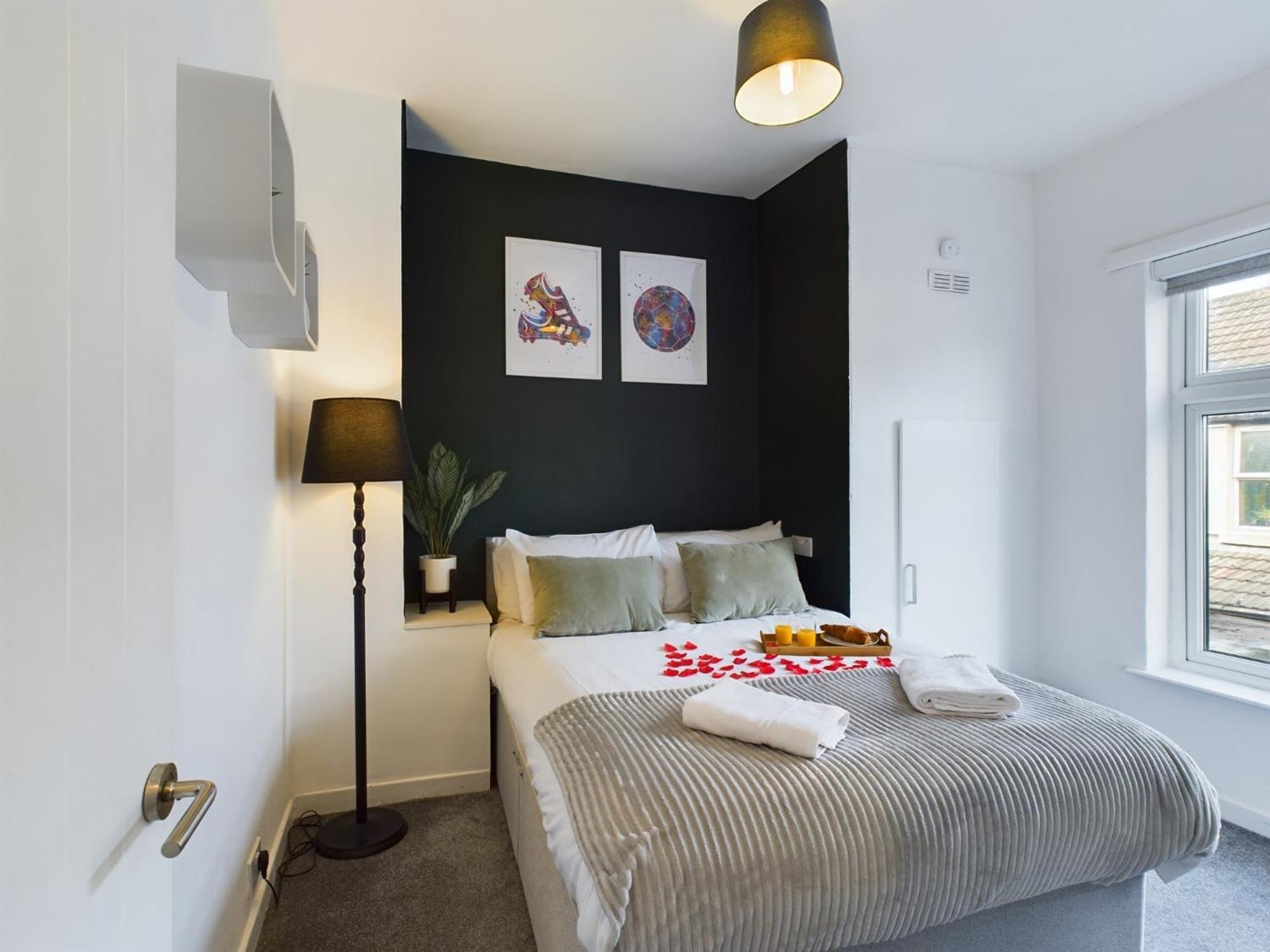 Charming Apartments - Cosy Retreat - Short Drive To City Centre - Free Parking Liverpool Exterior foto