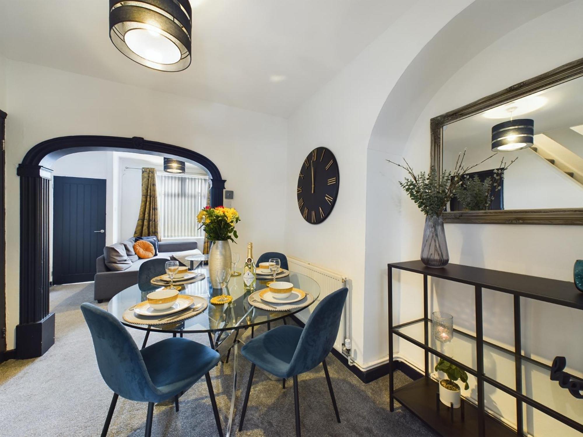 Charming Apartments - Cosy Retreat - Short Drive To City Centre - Free Parking Liverpool Exterior foto