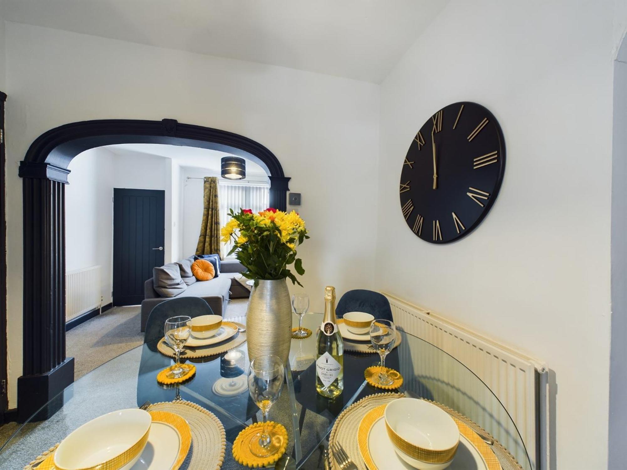 Charming Apartments - Cosy Retreat - Short Drive To City Centre - Free Parking Liverpool Exterior foto
