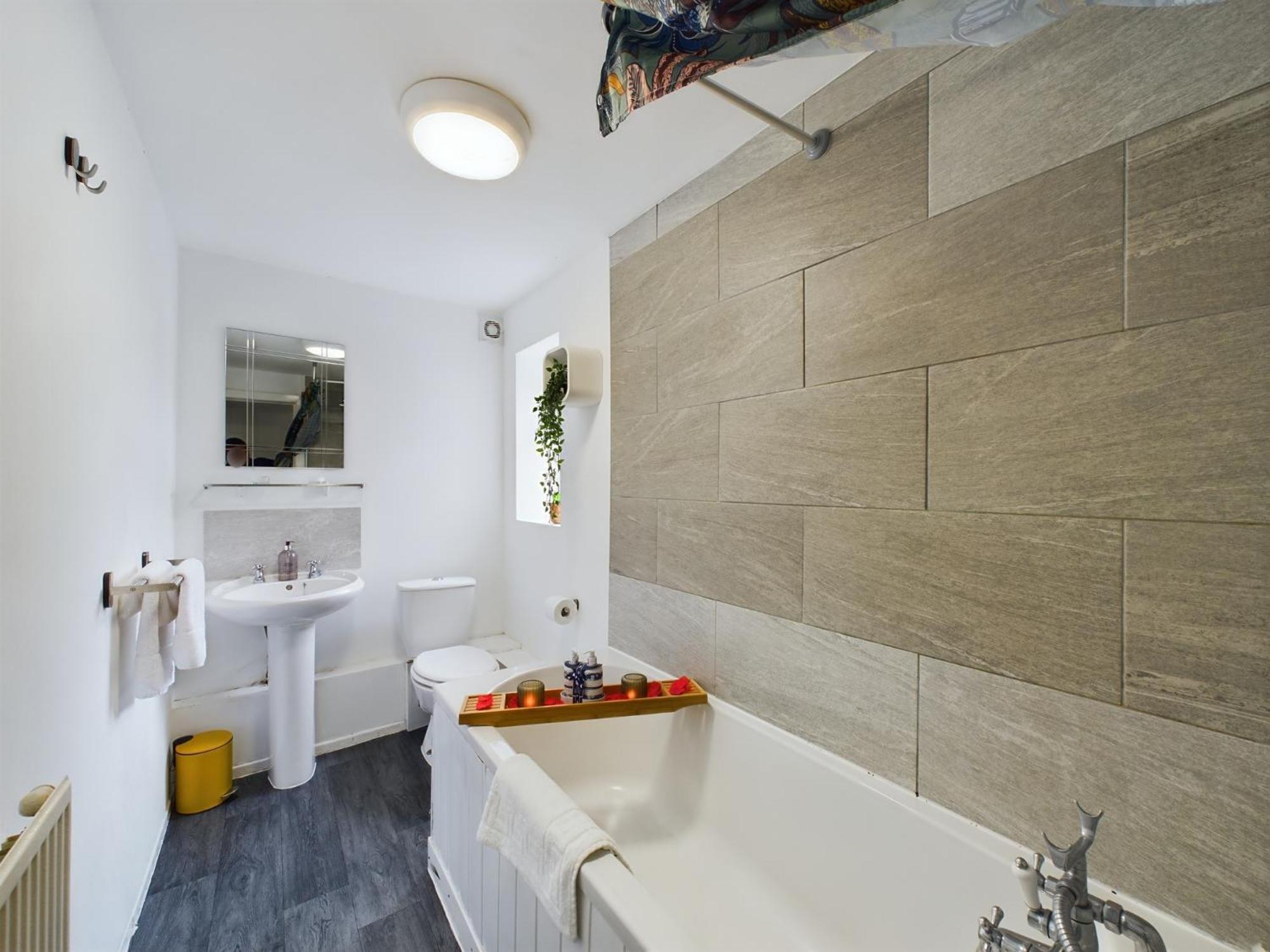Charming Apartments - Cosy Retreat - Short Drive To City Centre - Free Parking Liverpool Exterior foto